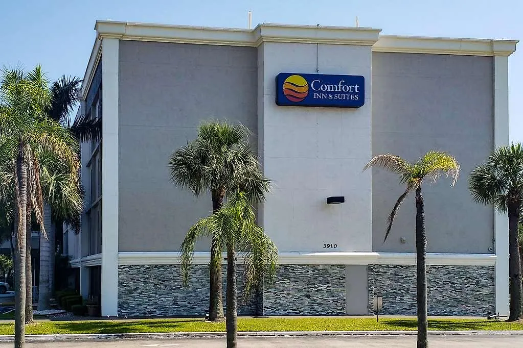 Hotel Comfort Inn & Suites St Pete - Clearwater International Airport