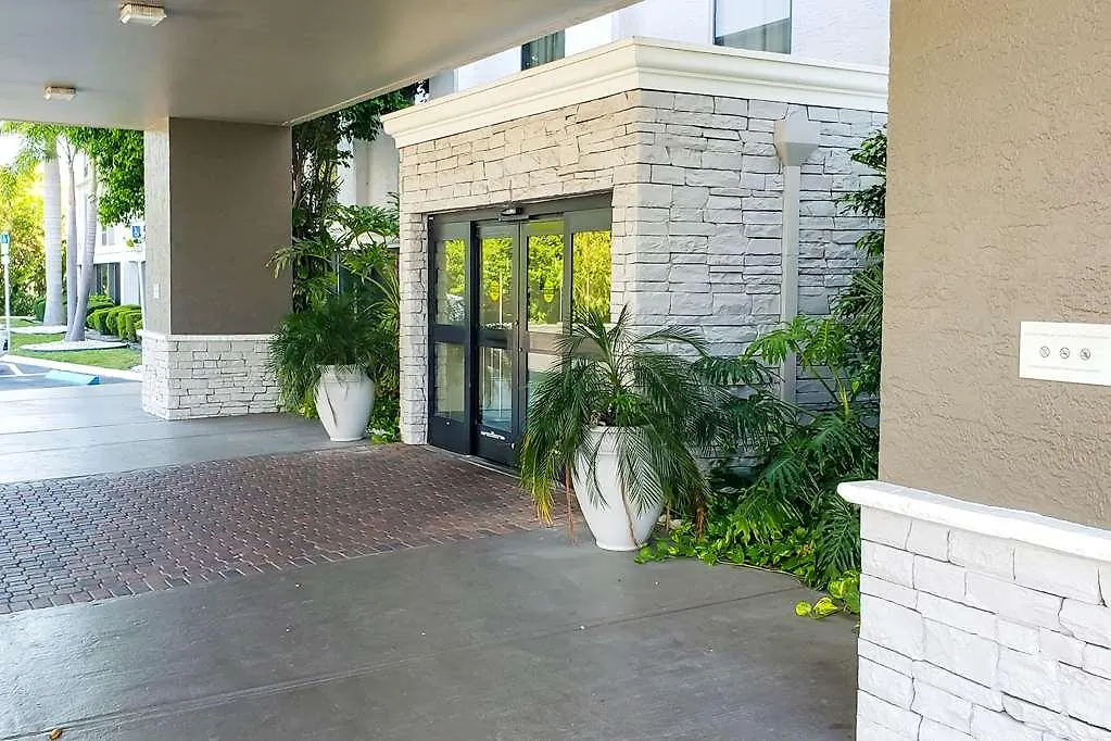 Comfort Inn & Suites St Pete - Clearwater International Airport 2*,  United States