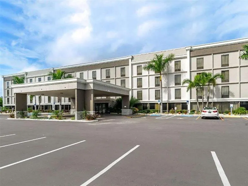 Comfort Inn & Suites St Pete - Clearwater International Airport Hotel