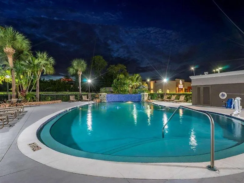 Hotel Comfort Inn & Suites St Pete - Clearwater International Airport