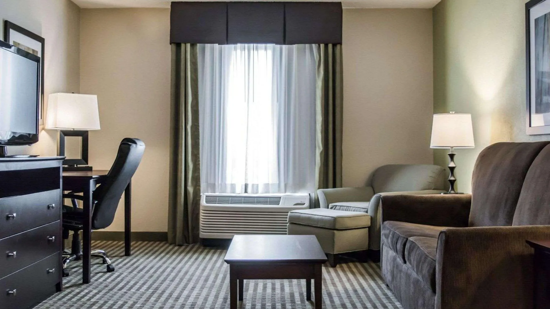 Comfort Inn & Suites St Pete - Clearwater International Airport