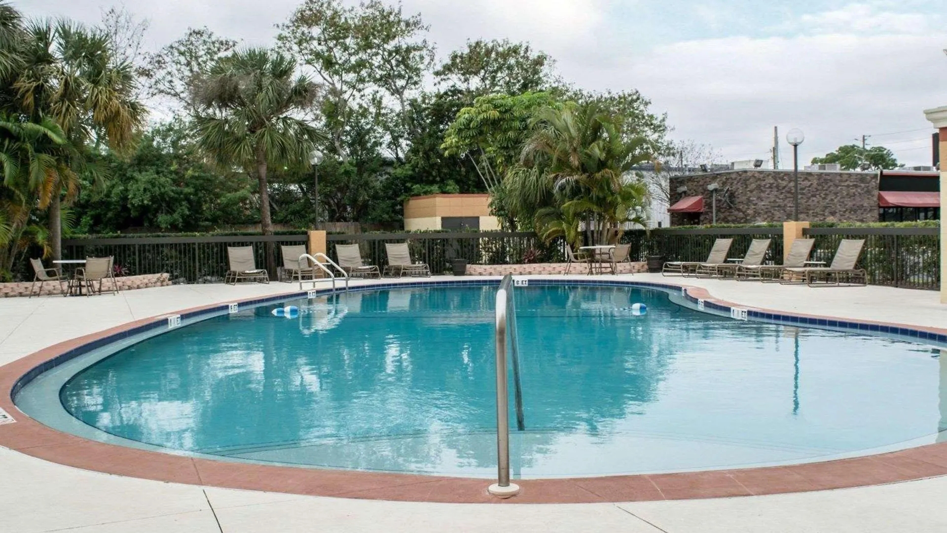 Comfort Inn & Suites St Pete - Clearwater International Airport