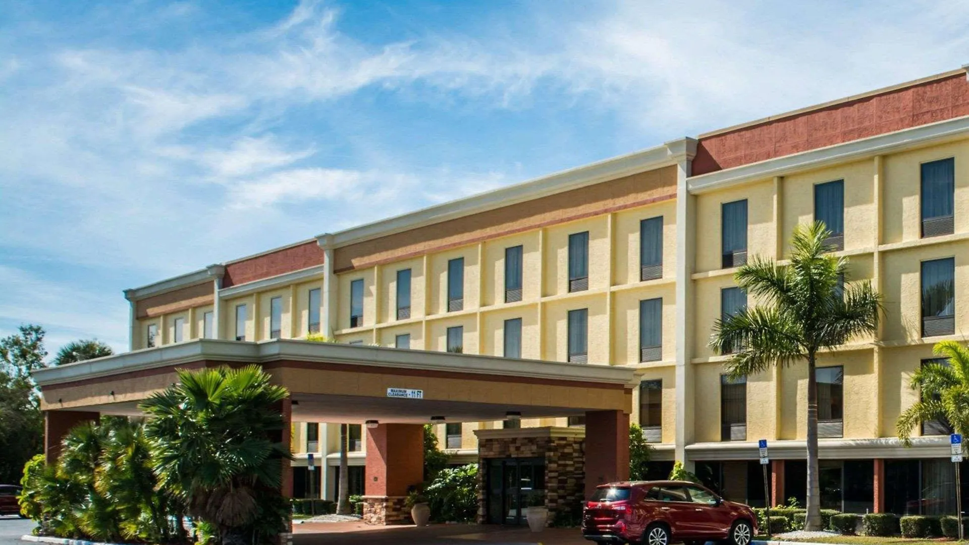 Comfort Inn & Suites St Pete - Clearwater International Airport 2*,  United States