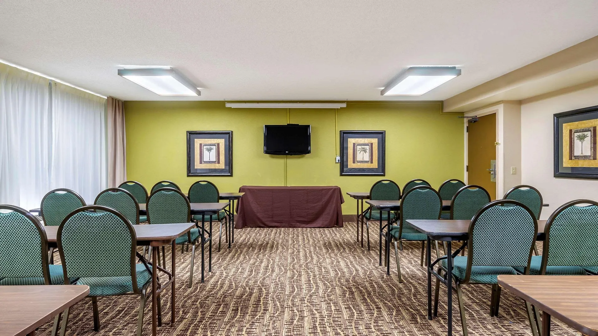 Comfort Inn & Suites St Pete - Clearwater International Airport 2*,