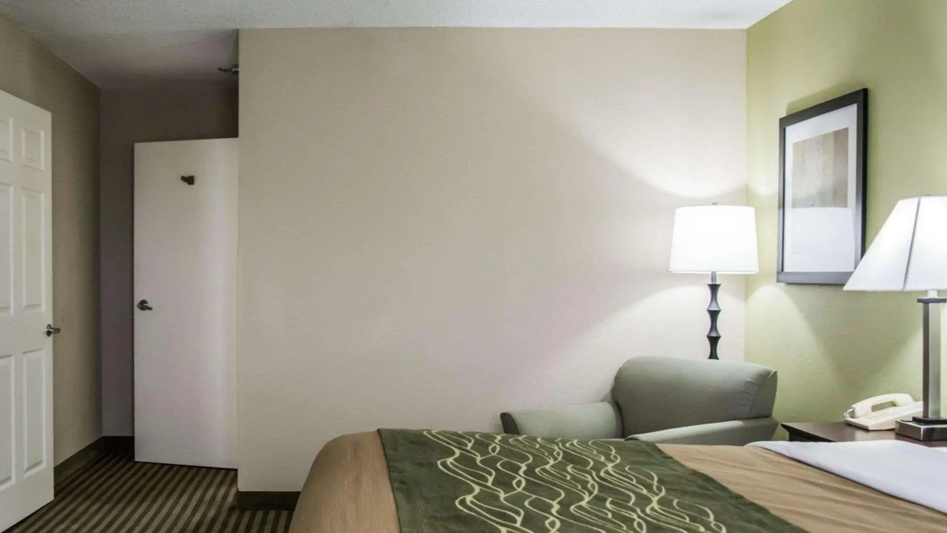 Comfort Inn & Suites St Pete - Clearwater International Airport Hotel